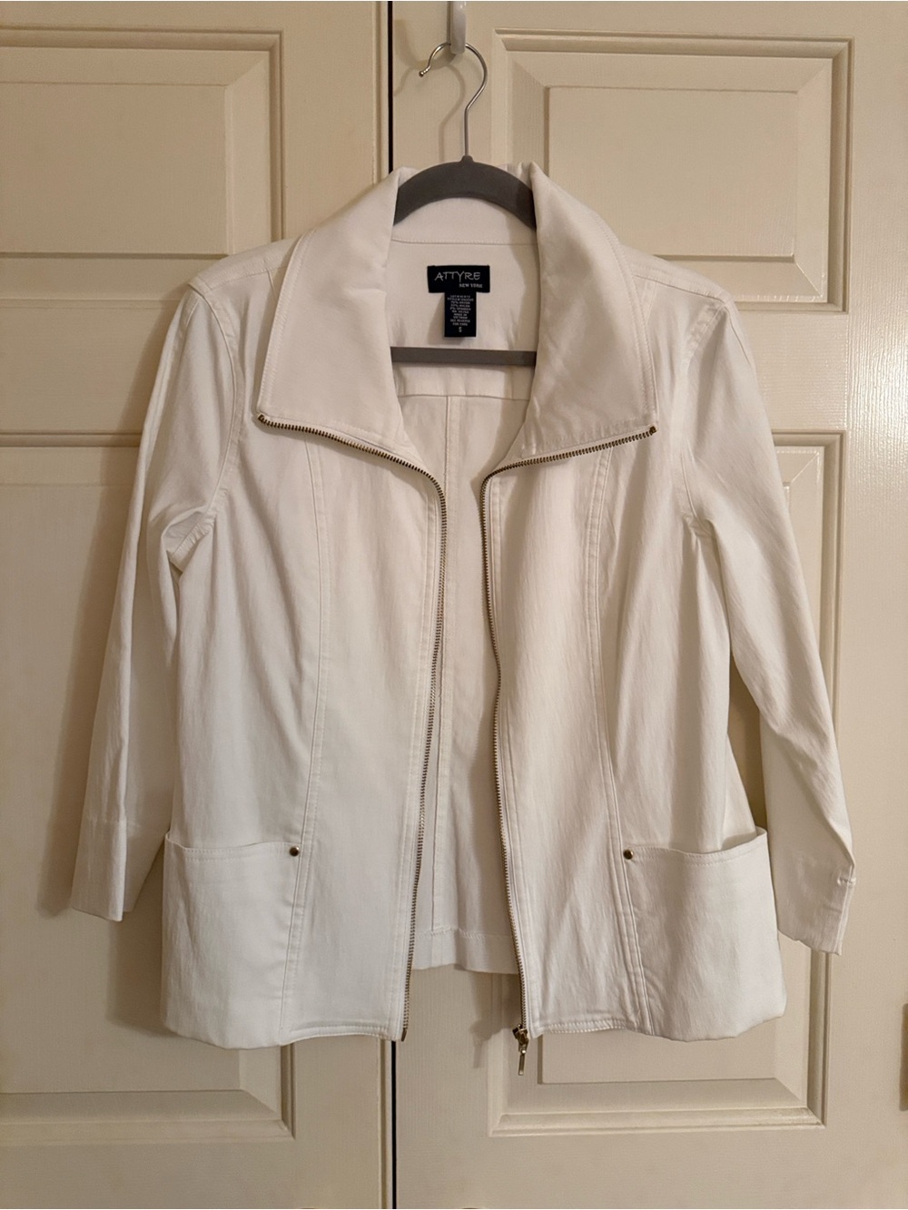 Attyre Cream Zip-Front Women's Utility Jacket